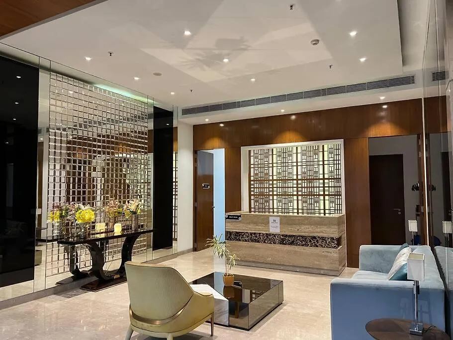 Luxury Studios Key 6 Γκουργκάον